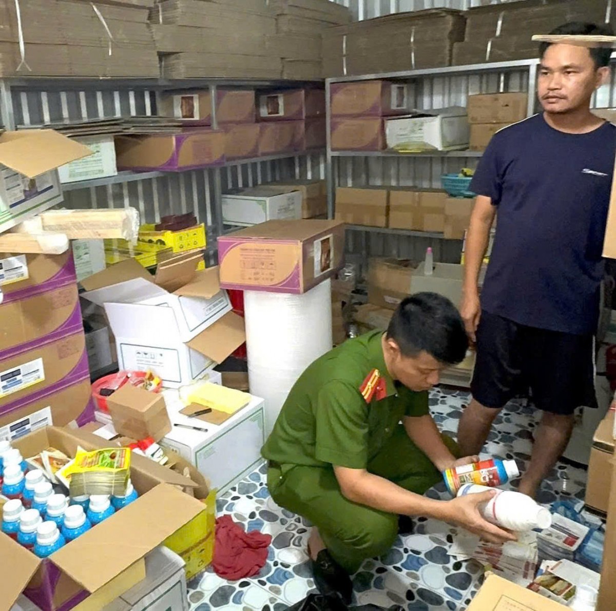 Đắk Lắk: Phá đường dây thuốc bảo vệ thực vật giả liên tỉnh, thu giữ hơn 21.000 sản phẩm