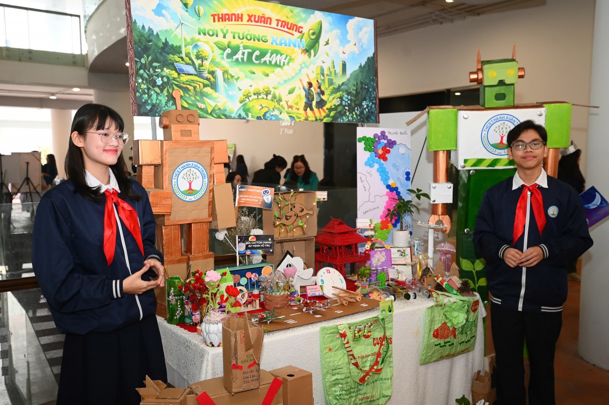 Gian trưng bày mô hình của Trường Trung học cơ sở Thanh Xuân Trung (phường Thanh Xuân, Hà Nội).