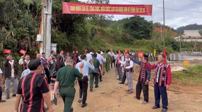 Dân vận khéo giữa đại ngàn phía tây Đà Nẵng - Bài 1: Lấp “khoảng trống” nơi cổng trời