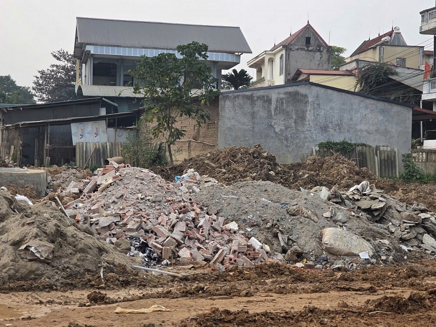 Lào Cai: Cần xử nghiêm tình trạng đổ phế thải xây dựng trái phép