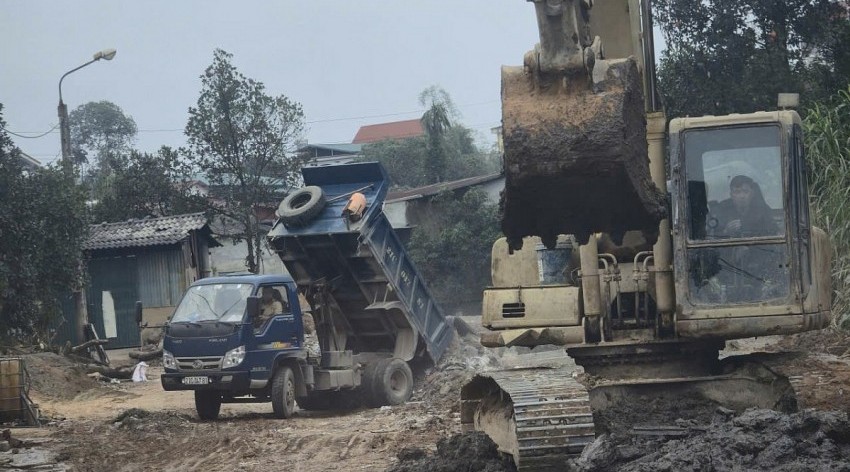 Lào Cai: Cần xử nghiêm tình trạng đổ phế thải xây dựng trái phép