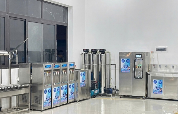 Mang nước sạch lên với học sinh vùng cao biên giới