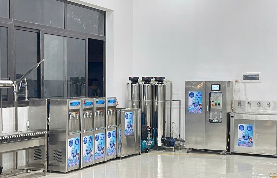 Mang nước sạch lên với học sinh vùng cao biên giới