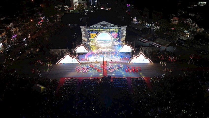 Giao lưu văn nghệ chào xuân biên giới Việt Nam – Trung Quốc