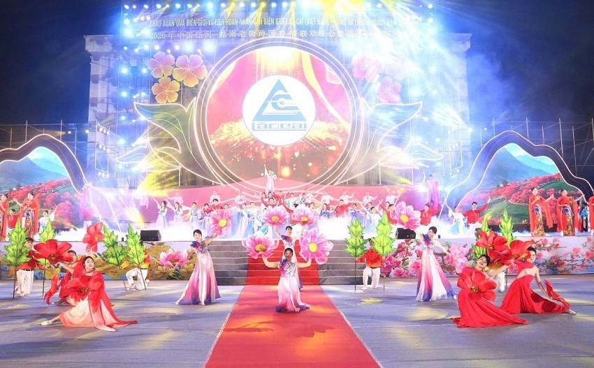 Giao lưu văn nghệ chào xuân biên giới Việt Nam – Trung Quốc