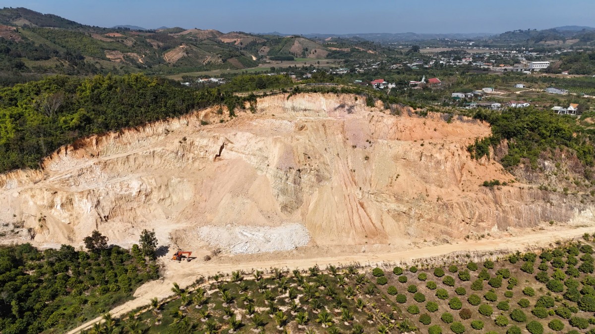 Bộ Nông nghiệp và Môi trường lập đường dây nóng tiếp nhận, xử lý phản ánh vi phạm về quản lý và sử dụng đất đai