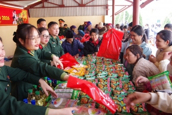 Trung tâm 586 tổ chức chương trình “Xuân Biên phòng ấm lòng dân bản” năm 2026