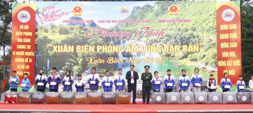 Cao Bằng: Chương trình “Xuân Biên phòng ấm lòng dân bản” Xuân Bính Ngọ năm 2026 tại xã Phục Hòa