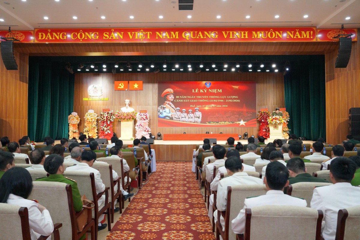 Chiều ngày 7/2/2026, Công an thành phố Huế long trọng tổ chức Lễ kỷ niệm 80 năm Ngày truyền thống lực lượng Cảnh sát giao thông (21/2/1946 – 21/2/2026)