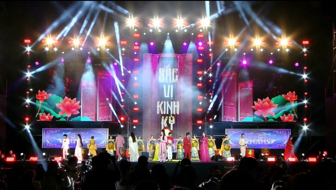 "Tết Phú Xuân - Sắc Vị Kinh Kỳ" - rực rỡ, hoành tráng, đổi mới và phát triển