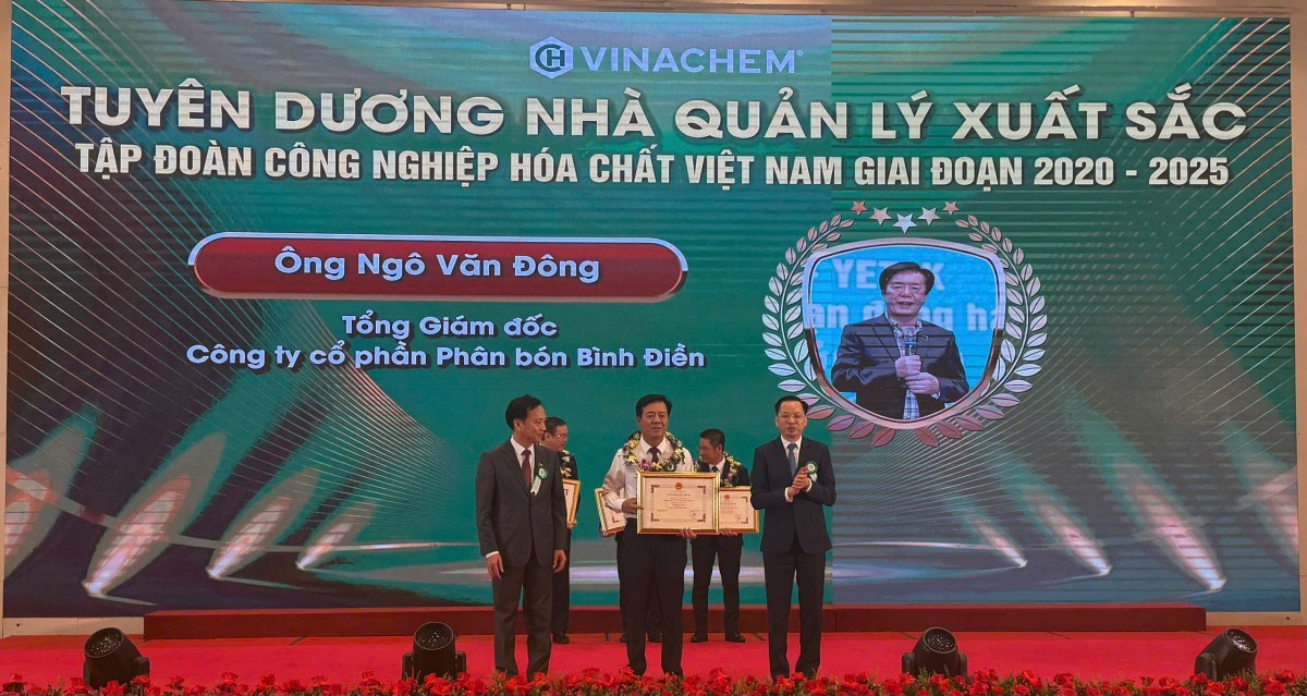 Ông Ngô Văn Đông - TGĐ Cty CPPB Bình Điền được vinh danh là Nhà quản lý xuất sắc Tập đoàn Công nghiệp Hóa chất Việt Nam giai đoạn 2020-2025 nhằm ghi nhận những thành tích đóng góp to lớn của ông trong việc dẫn dắt Bình Điền phát triển bền vững.