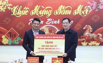 Đoàn công tác Trung ương trao kinh phí tặng quà Tết các gia đình chính sách cho Ủy ban MTTQ tỉnh Cao Bằng