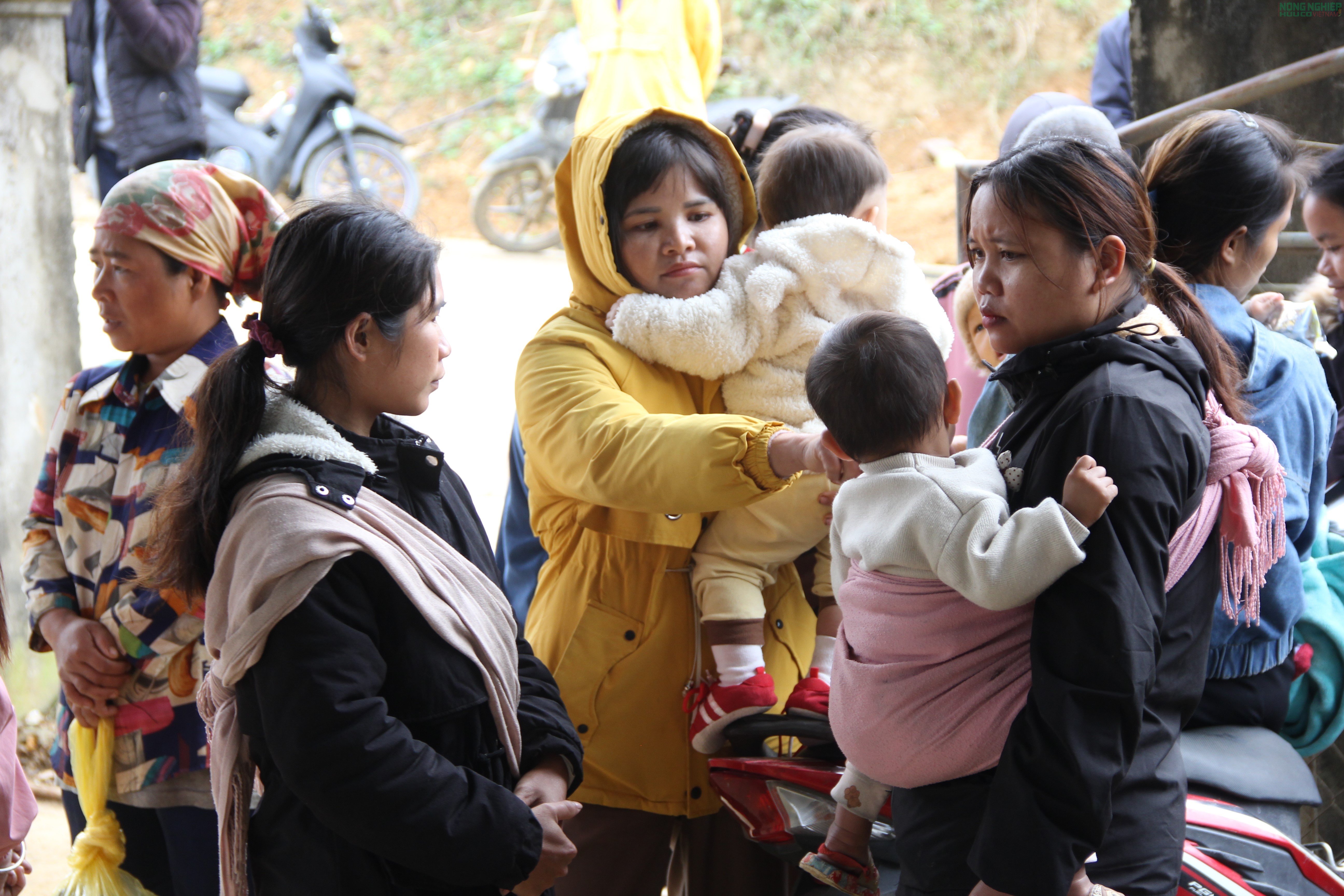 Hàng trăm suất quà Tết gửi gắm yêu thương đến với bà con Đan Lai, xứ Nghệ