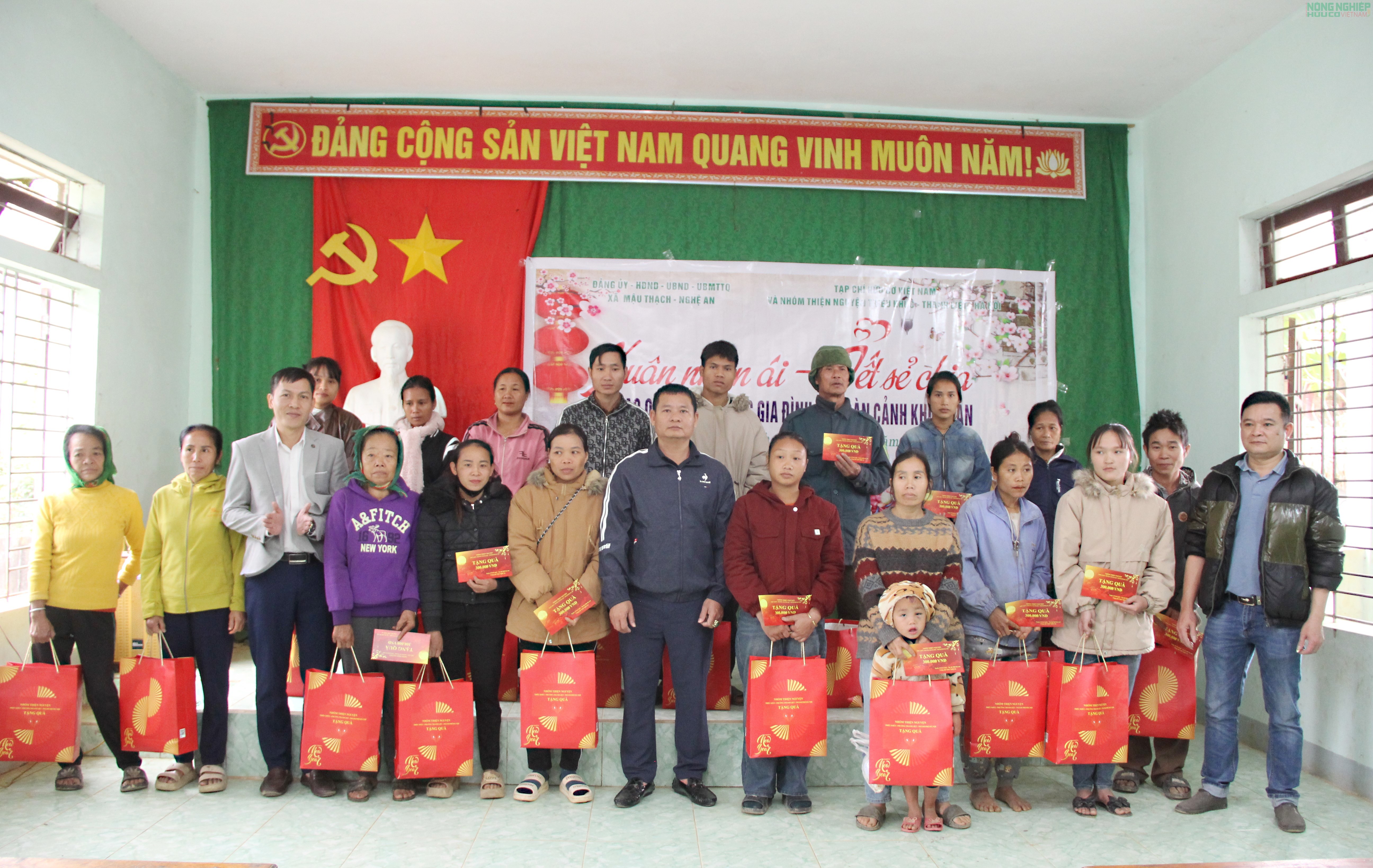 Hàng trăm suất quà Tết gửi gắm yêu thương đến với bà con Đan Lai, xứ Nghệ