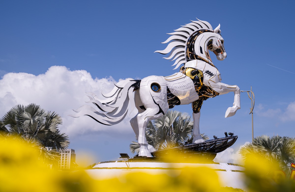 Đà Nẵng trình làng bộ đôi linh vật ngựa Bính Ngọ 2026