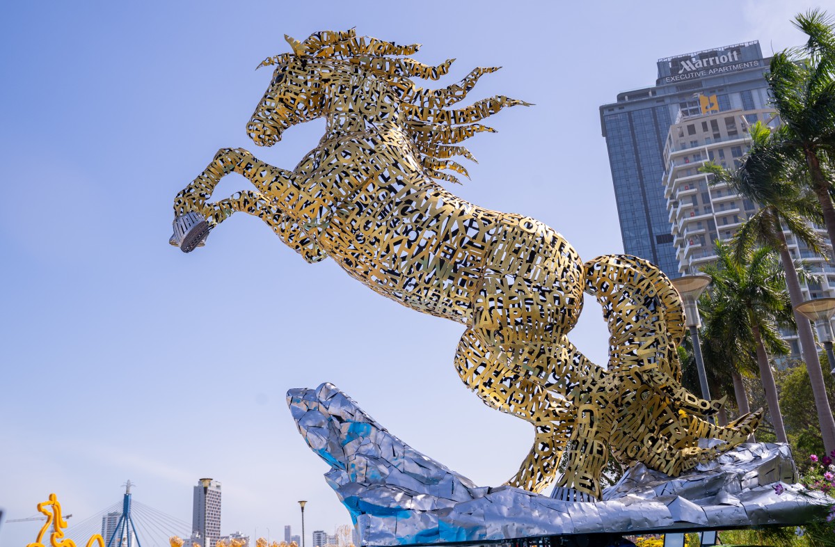 Đà Nẵng trình làng bộ đôi linh vật ngựa Bính Ngọ 2026