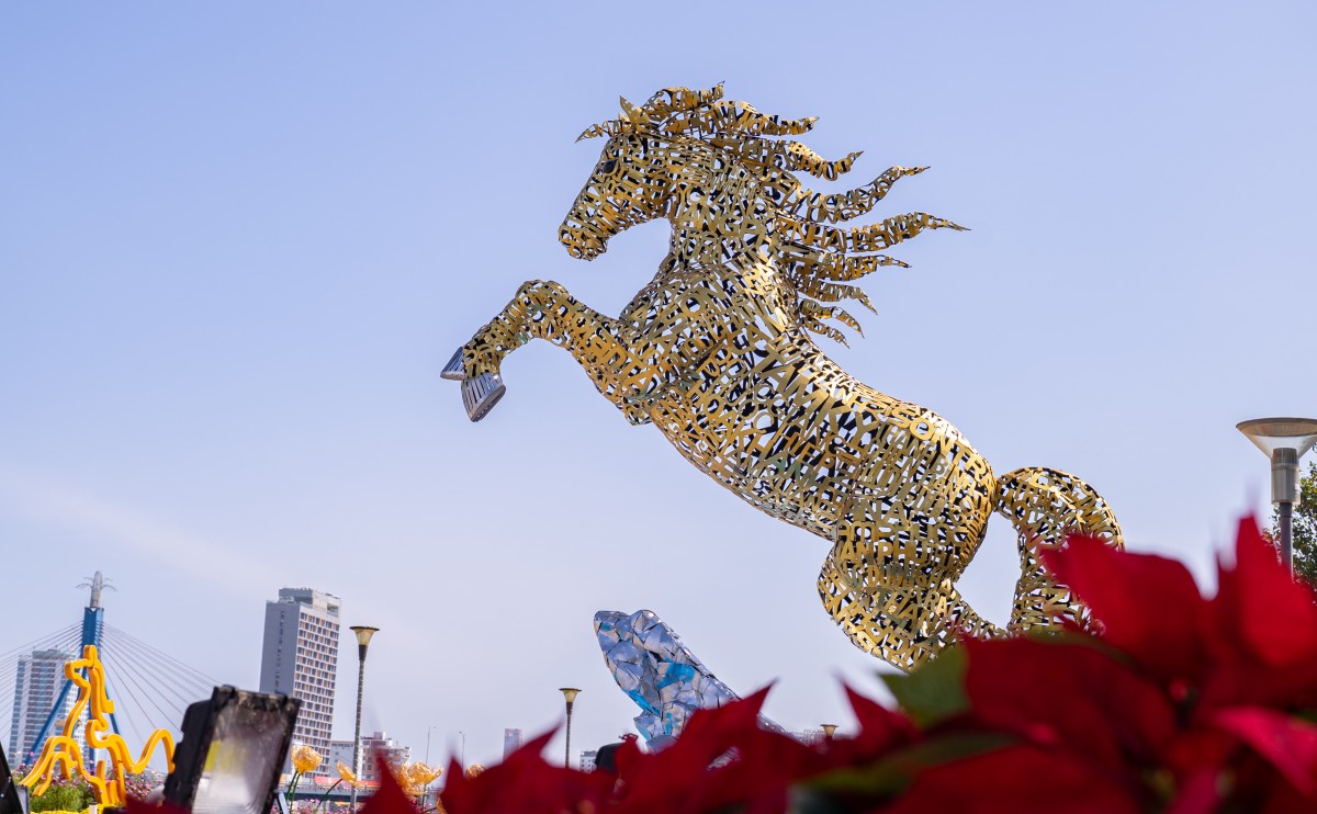 Đà Nẵng trình làng bộ đôi linh vật ngựa Bính Ngọ 2026