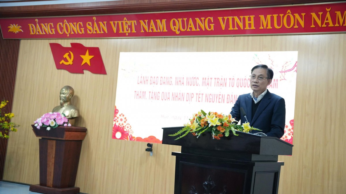 Ngày 11/2, đồng chí Lê Hoài Trung - UV BCT, Bộ trưởng Bộ Ngoại giao đã dẫn đầu đoàn công tác đến thăm hỏi, chúc Tết và trao quà tại phường Thủy Xuân, Tp. Huế.