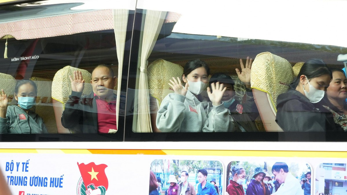 Từ ngày 11 đến 13-2-2026 (tức từ 24 đến 26 tháng Chạp âm lịch), chương trình bố trí 9 chuyến xe chất lượng cao, mỗi xe 45 chỗ