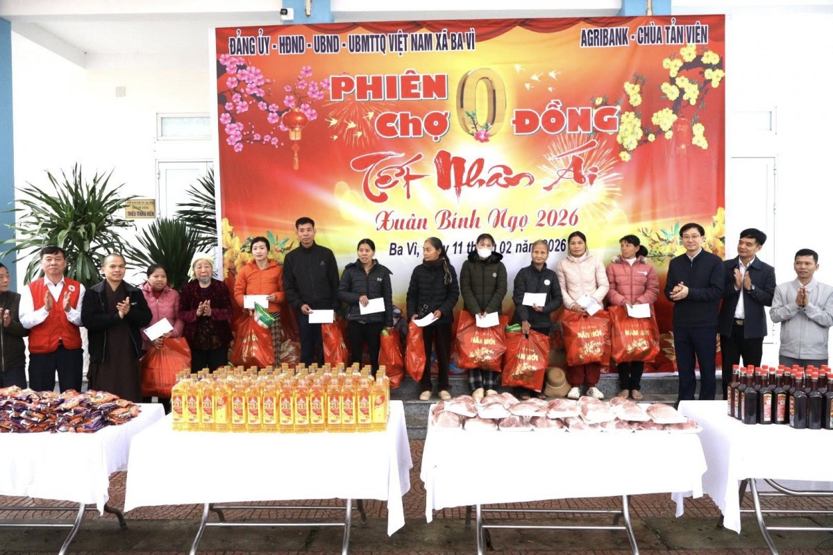 Hà Nội: Xã Ba Vì tổ chức “Phiên chợ 0 đồng” sẻ chia yêu thương đầu xuân