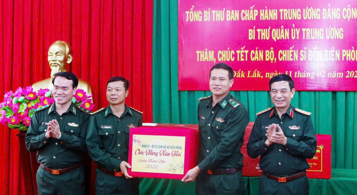 Tổng Bí thư Tô Lâm thăm, chúc Tết Đồn Biên phòng Ea H’Leo