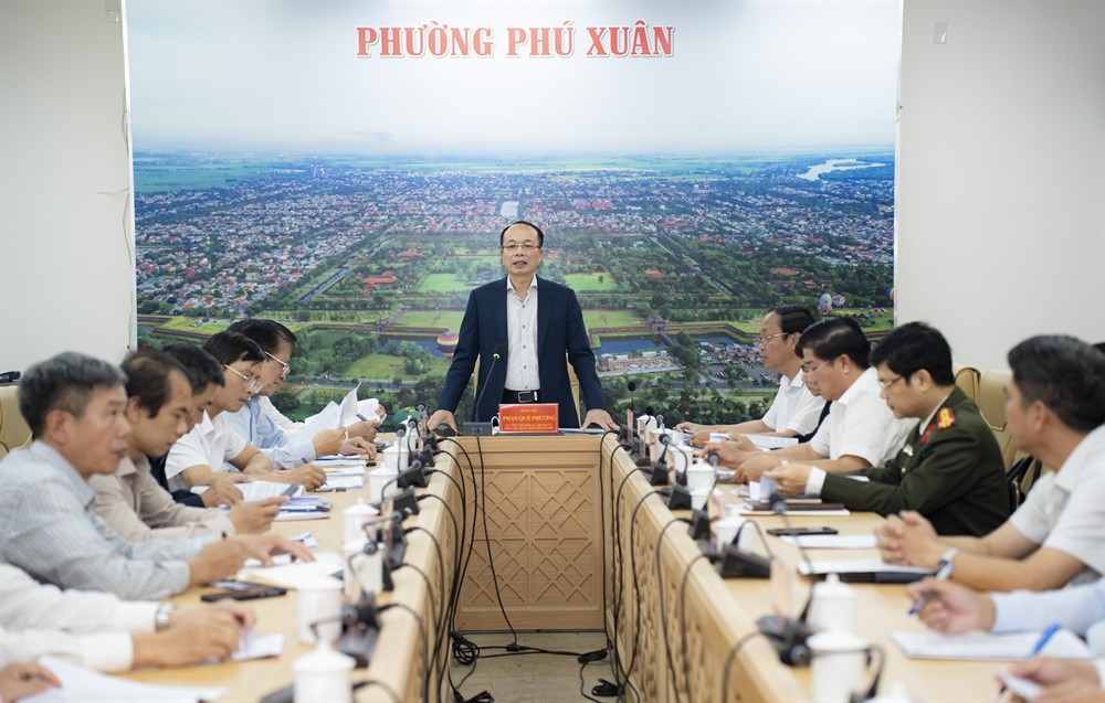 UVTV Thành ủy, Phó Chủ tịch UBND thành phố Huế Phan Quý Phương kiểm tra, hướng dẫn công tác triển khai các nhiệm vụ phục vụ công tác bầu cử tại phường Phú Xuân