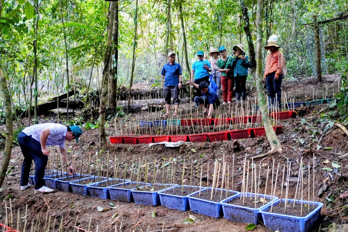 Thay đổi nếp nghĩ, cách làm, hành động quyết liệt để đưa Nghị quyết của Đảng vào cuộc sống