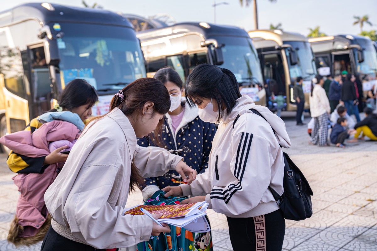 “Chuyến xe - Chuyến tàu Công đoàn” nối nhịp sum vầy Xuân Bính Ngọ 2026