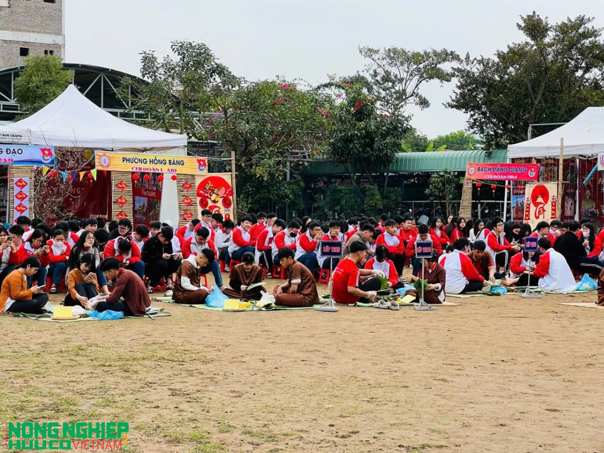 Trường EDISON rực rỡ hội chợ xuân Bính Ngọ: Lan toa sắc xuân và gói trọn yêu thương