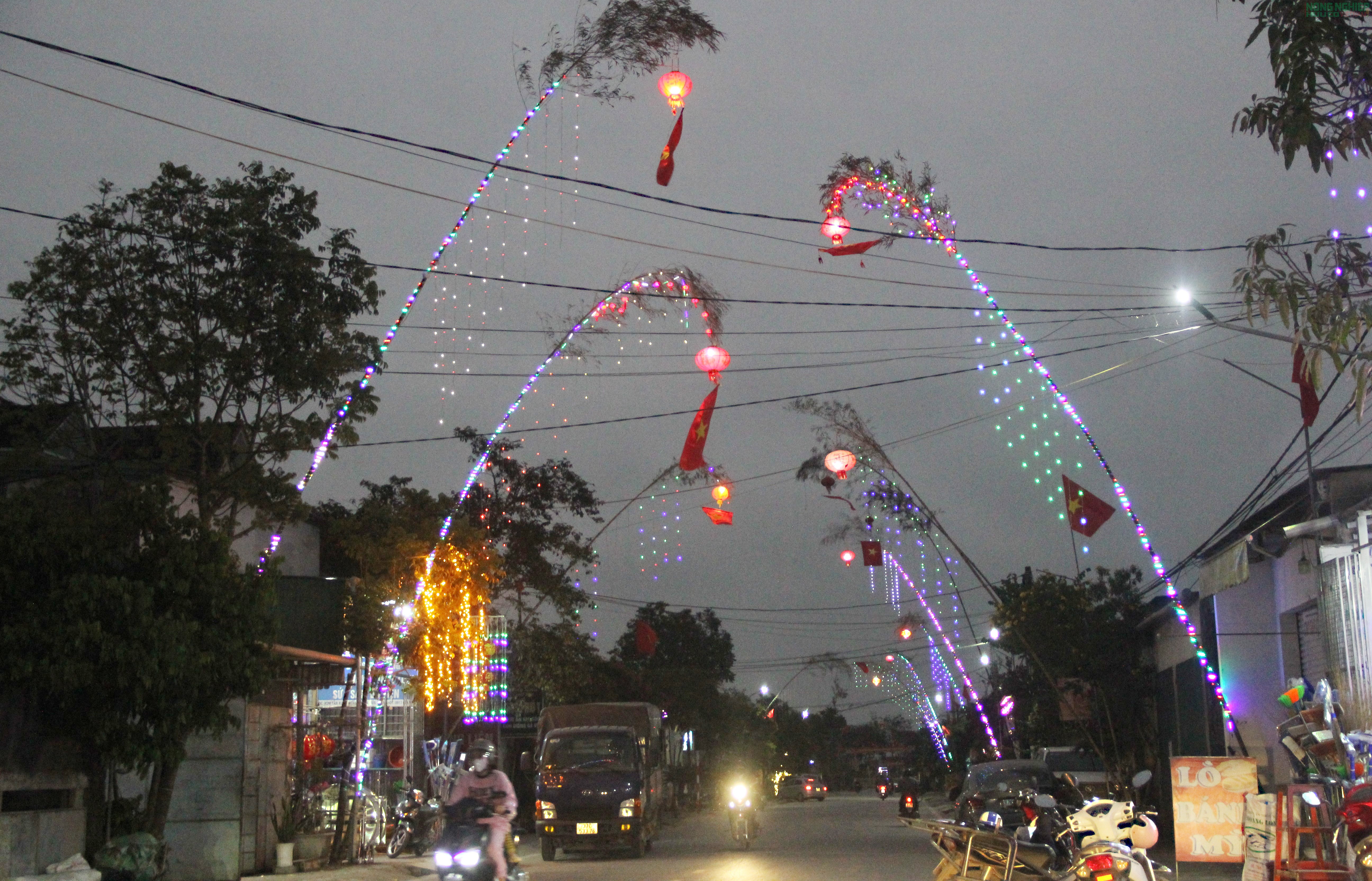 Lung linh những “cung đường nêu” đón Tết xứ Nghệ