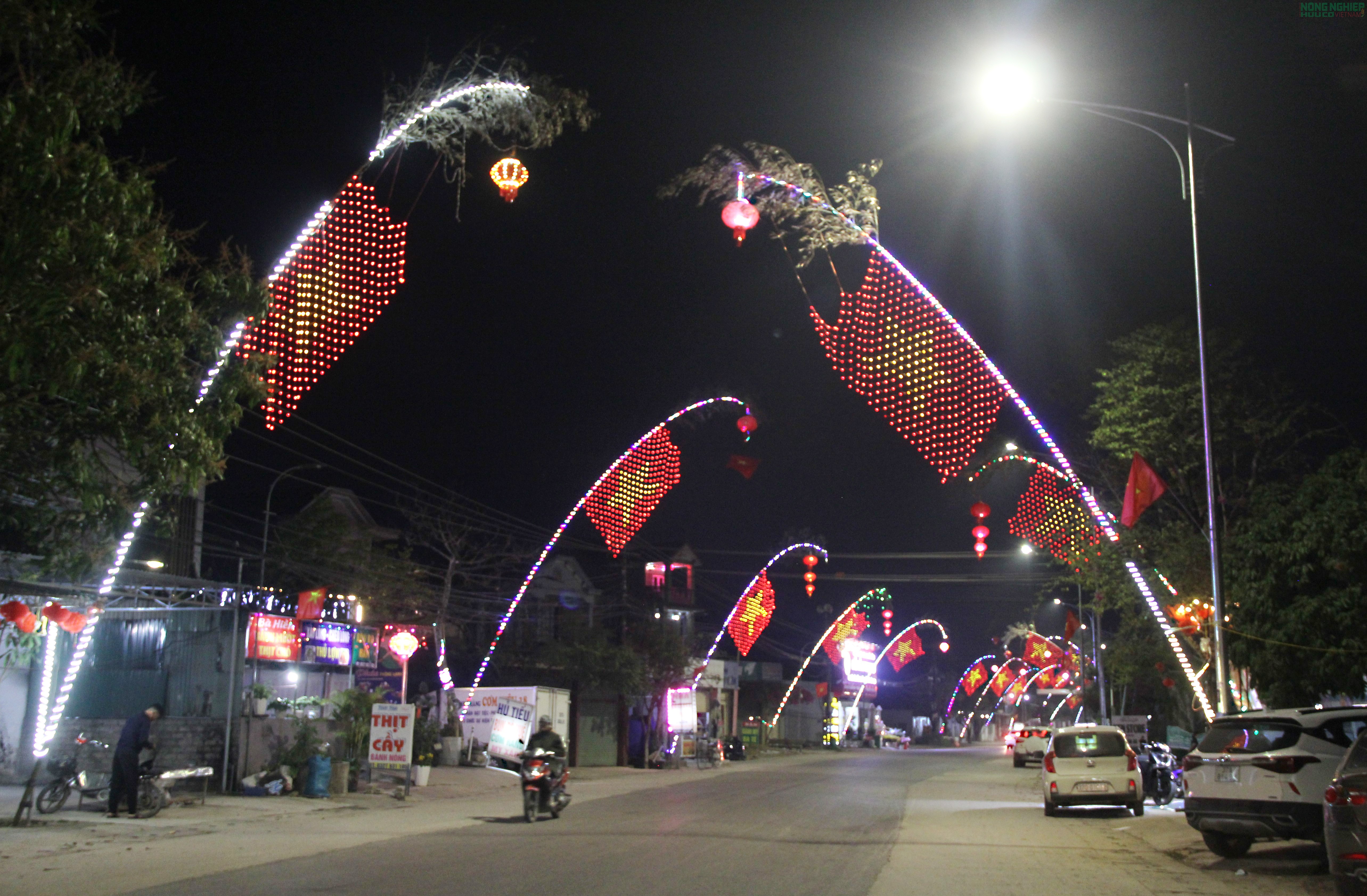 Lung linh những “cung đường nêu” đón Tết xứ Nghệ