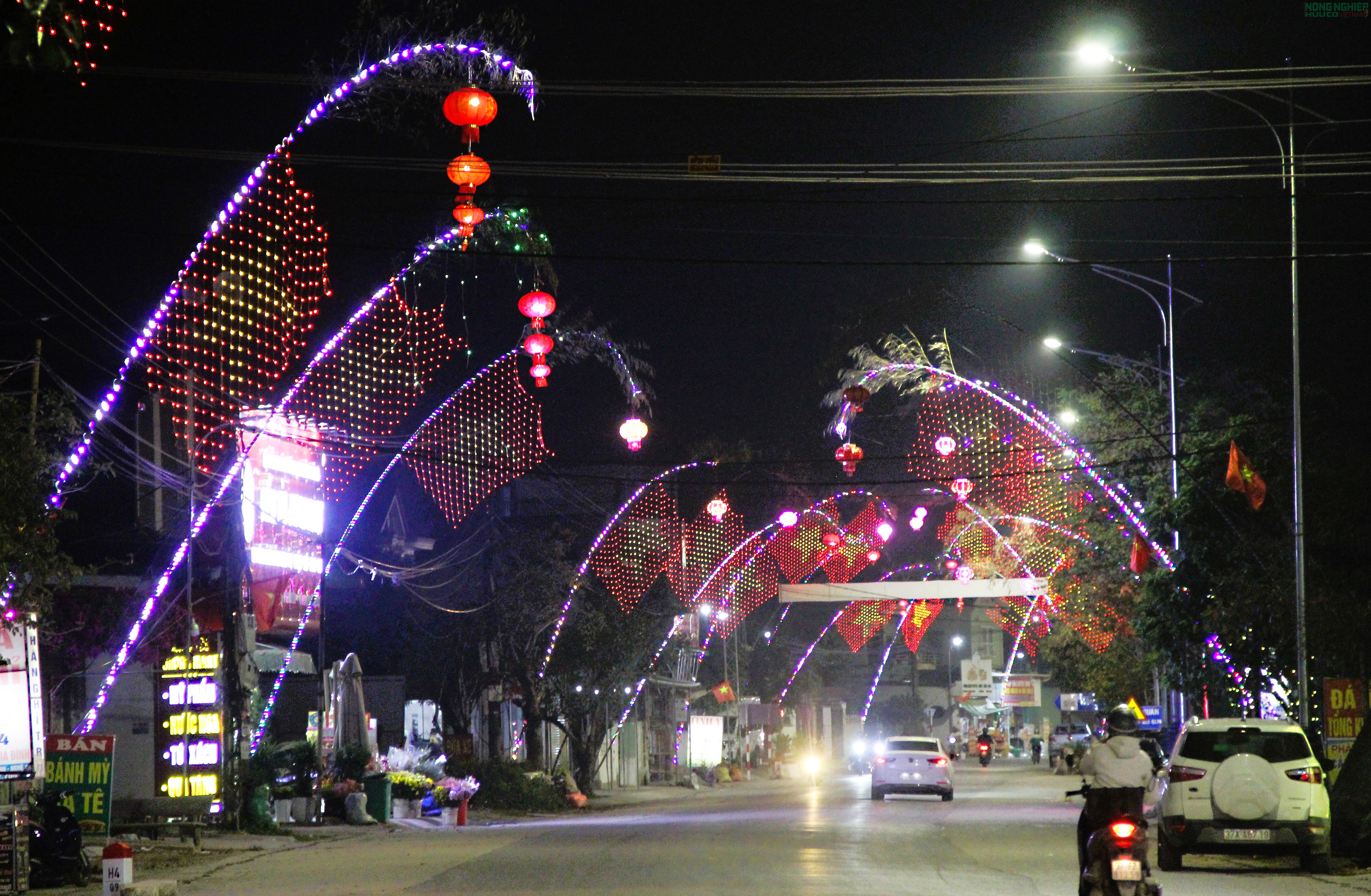 Lung linh những “cung đường nêu” đón Tết xứ Nghệ