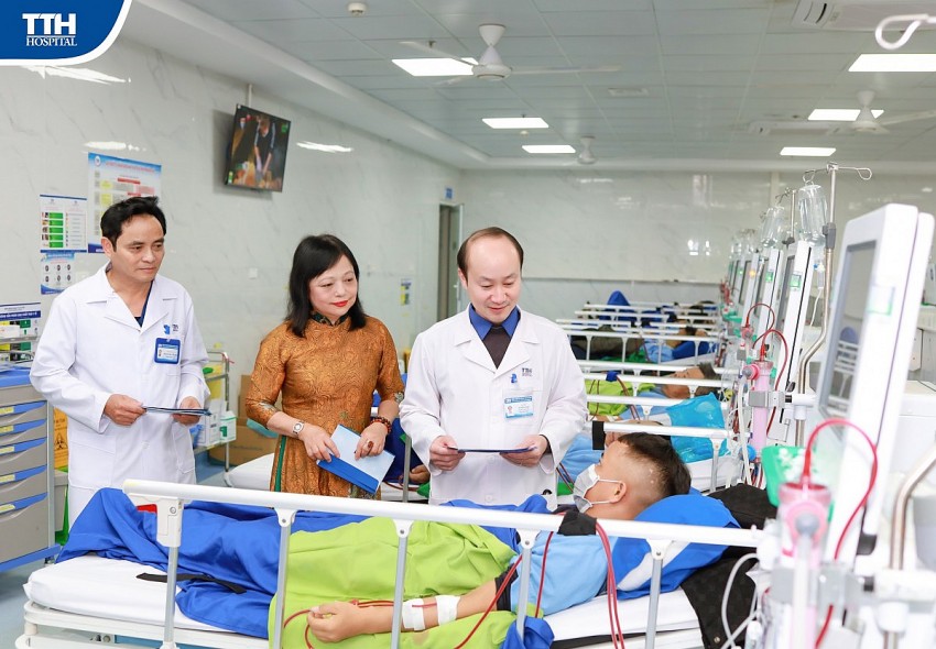 Tết ấm đến bệnh nhân chạy thận tại Bệnh viện đa khoa TTH Hà Tĩnh