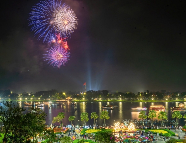 Tp. Huế: Giao thừa Bính Ngọ 2026 - rực rỡ pháo hoa, khát vọng vươn xa