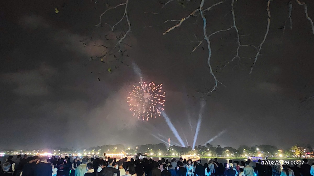 Tp. Huế: Giao thừa Bính Ngọ 2026 - rực rỡ pháo hoa, khát vọng vươn xa