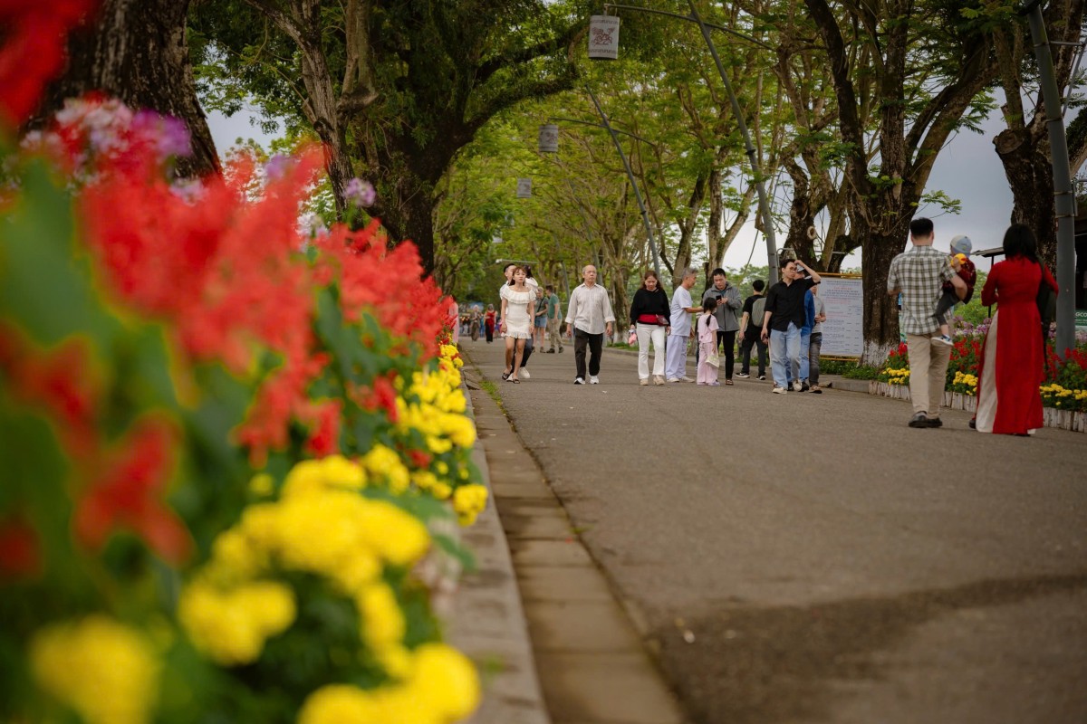 Đại Nội Huế: Mùng 1 Tết Bính Ngọ 2026 nhộn nhịp du khách trong nước và quốc tế