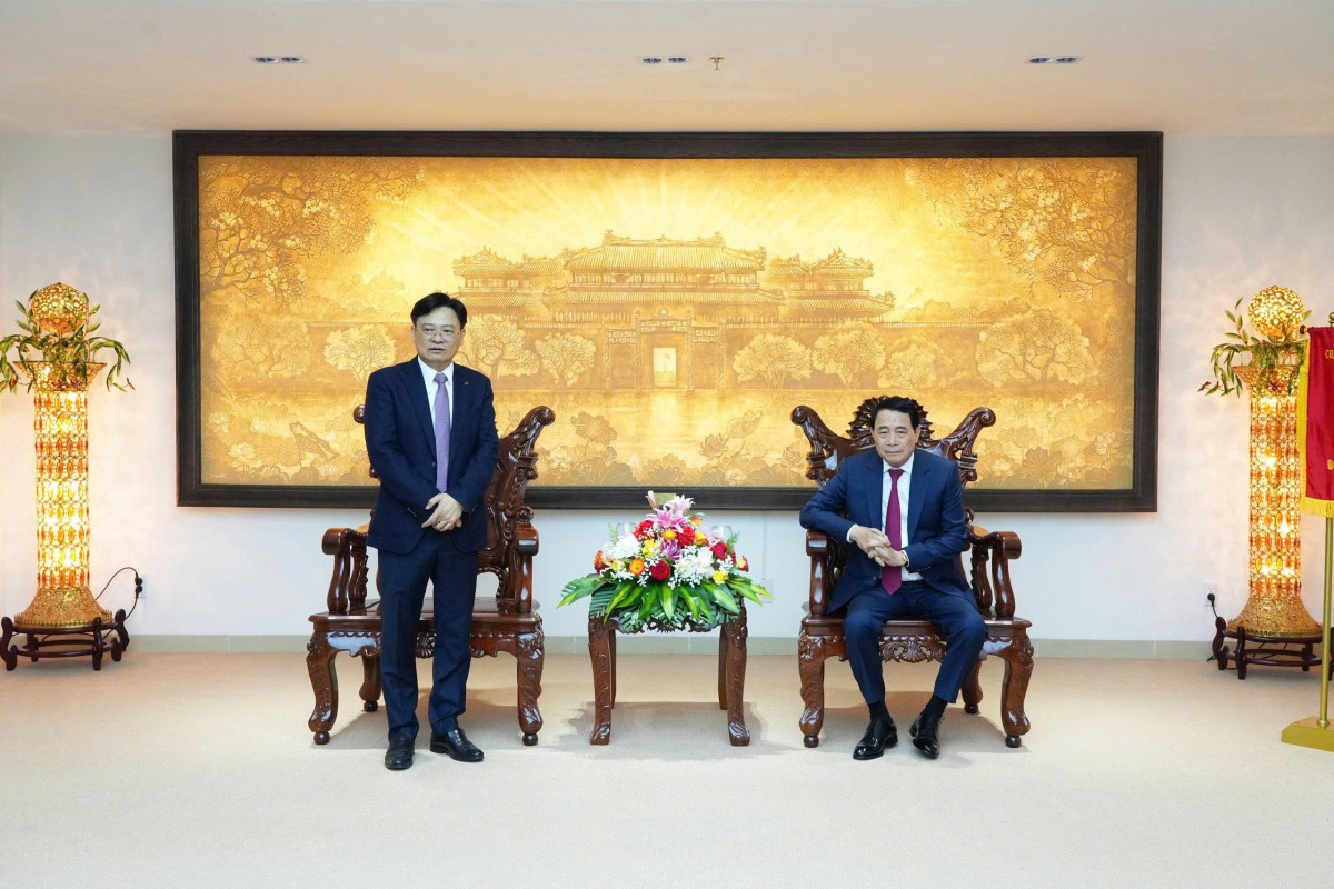 Thượng tướng Lê Quốc Hùng - Ủy viên Trung ương Đảng, Thứ trưởng Bộ Công an đã đến thăm, chúc Tết cán bộ, chiến sĩ Công an thành phố Huế