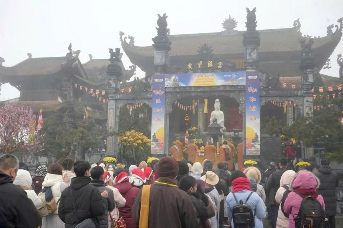 Du xuân “đem theo” ý thức bảo vệ môi trường