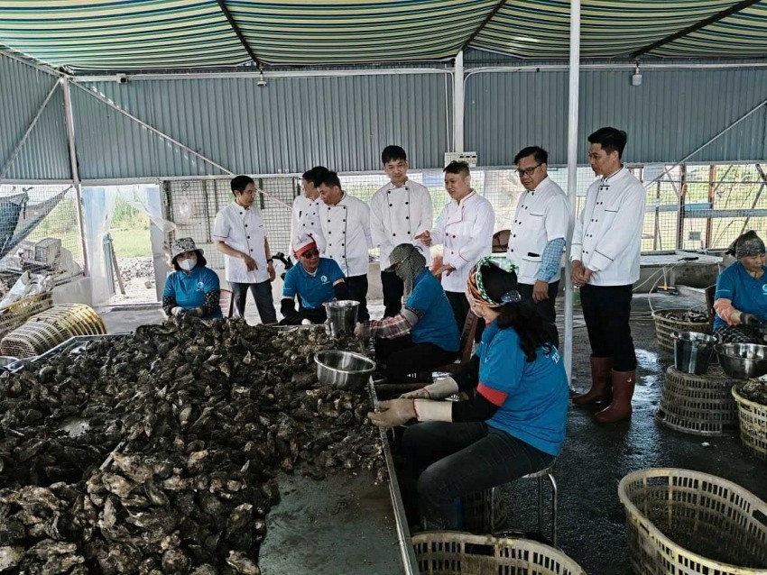 Lãnh đạo tỉnh cùng các đơn vị liện quan thăm làm việc và chúc tết tại Công ty Cổ phần thủy hải sản Tất Thành. Ảnh:Quangninh.gov