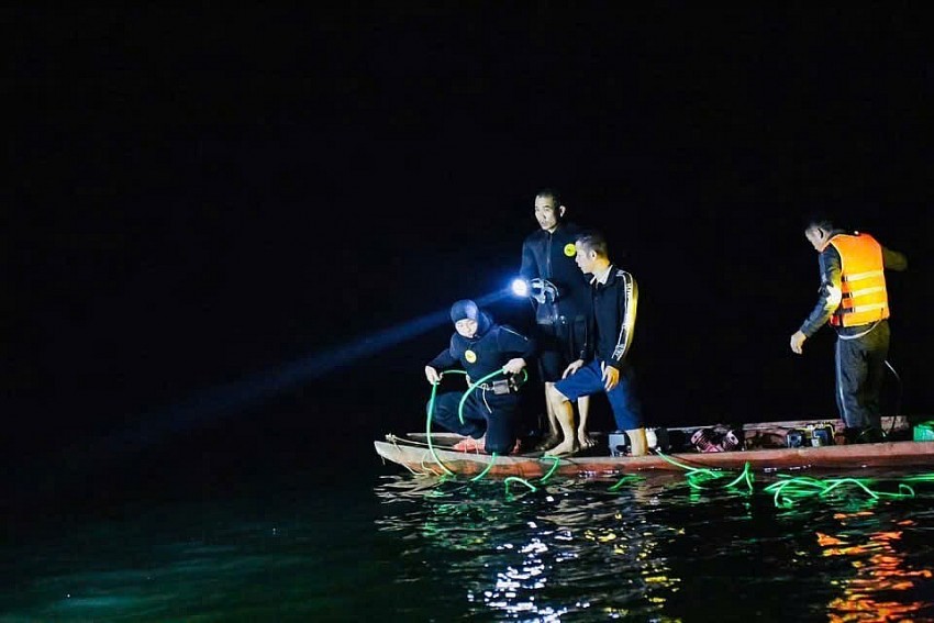 Chủ tịch UBND tỉnh Lào Cai chỉ đạo khẩn trương khắc phục vụ lật tàu trên hồ Thác Bà