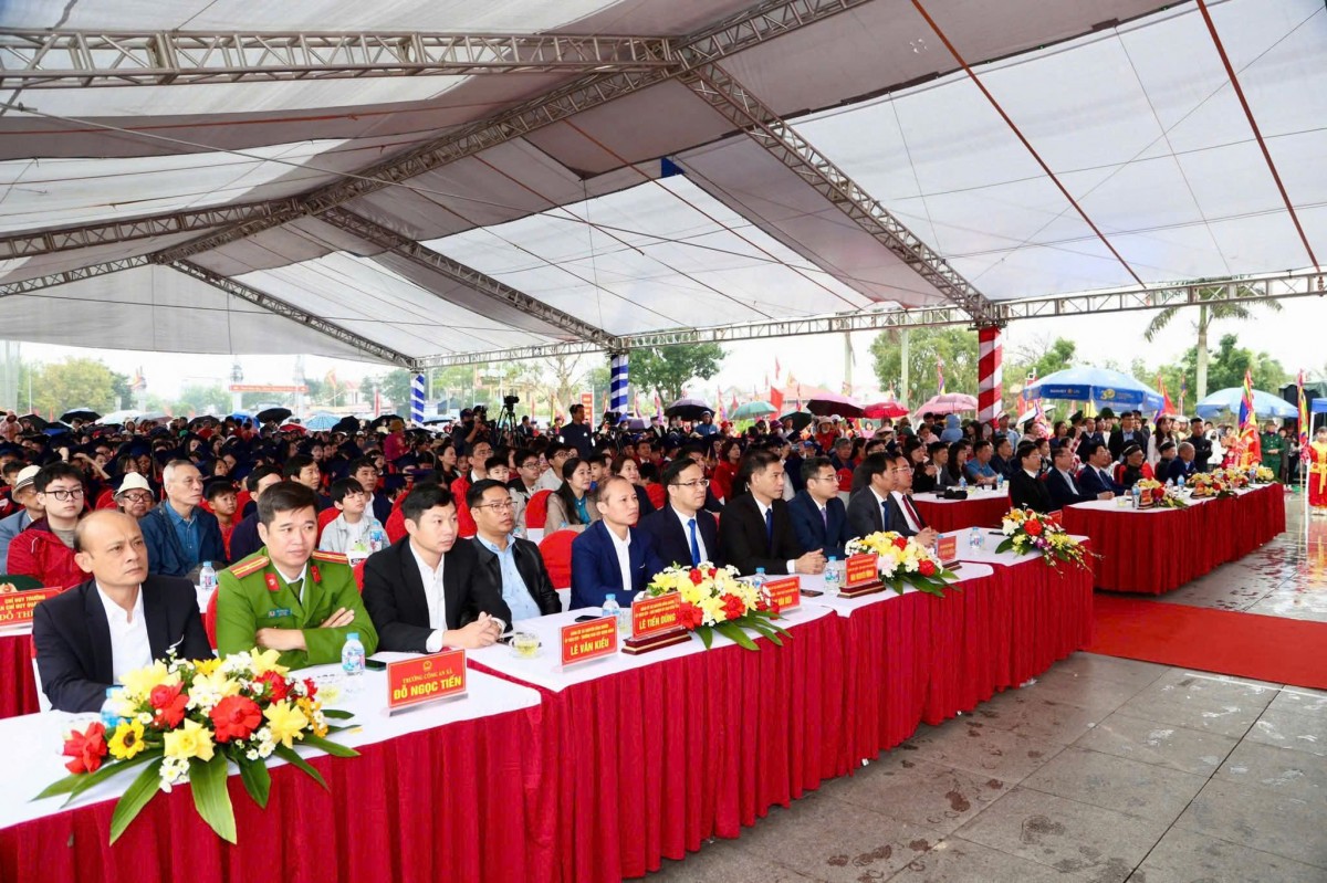 Khai bút Xuân Bính Ngọ 2026: Hành trình về miền di sản và đạo học của đất Cảng