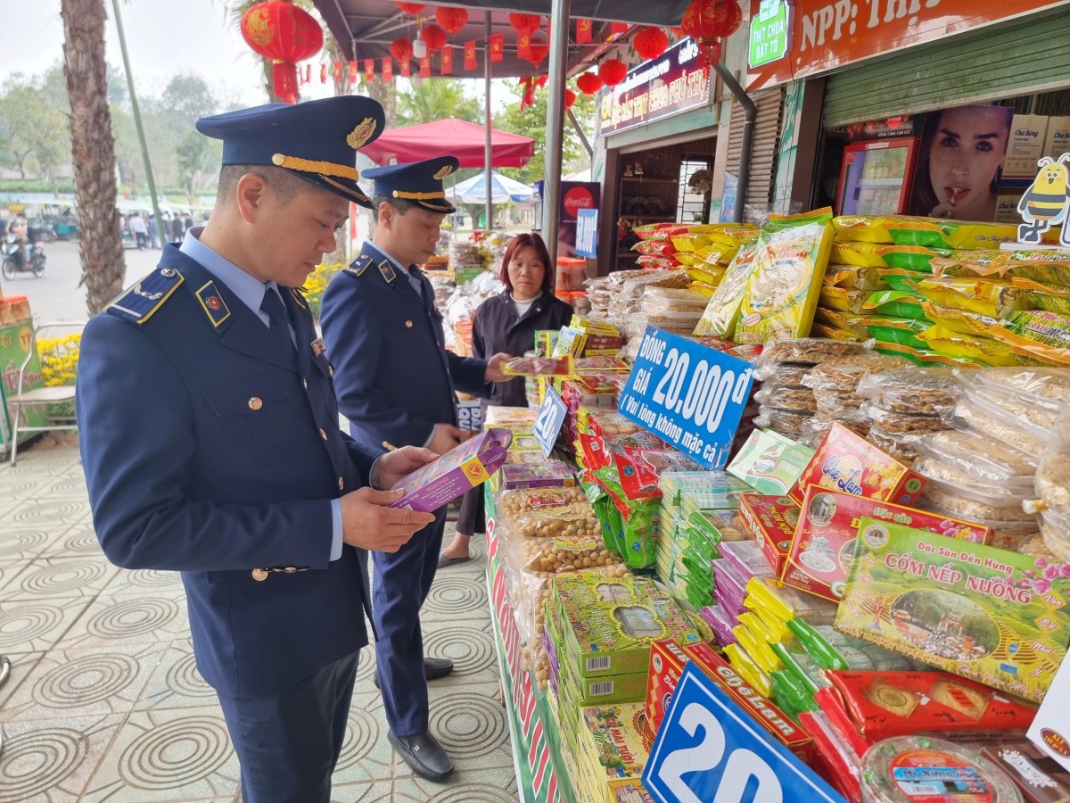 Siết chặt kiểm tra thị trường dịp lễ hội đầu năm Bính Ngọ 2026