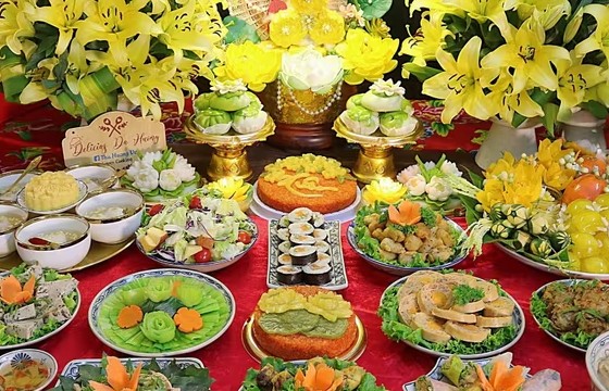 Chuẩn bị mâm lễ cúng rằm thế nào cho đủ đầy, viên mãn?