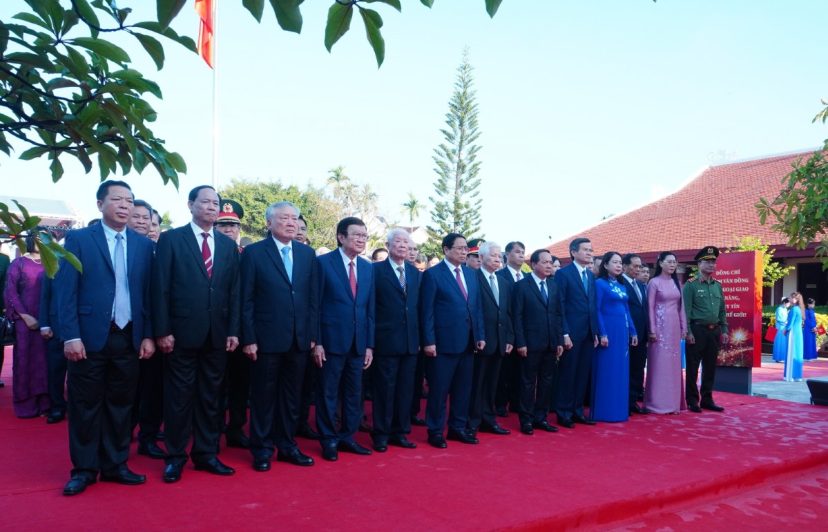 Lãnh đạo Đảng, Nhà nước dâng hương kỷ niệm 120 năm Ngày sinh Thủ tướng Phạm Văn Đồng