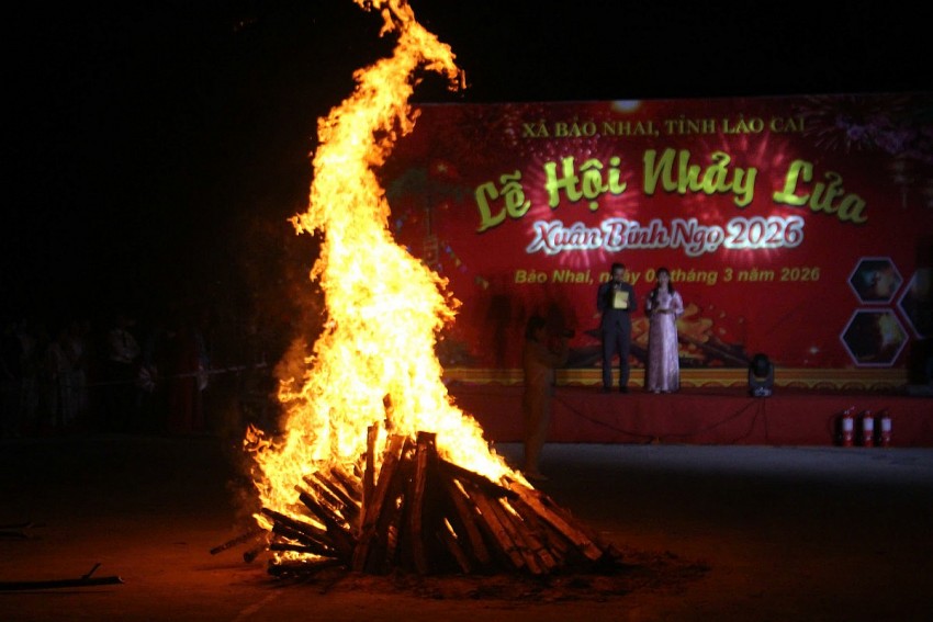 Độc đáo lễ hội nhảy lửa của người Dao Nậm Đét xã Bảo Nhai