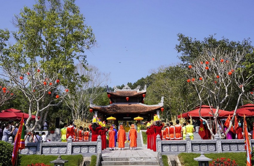 Hà Tĩnh: Lễ tưởng niệm 235 năm ngày mất Đại danh y Hải Thượng Lãn Ông Lê Hữu trác