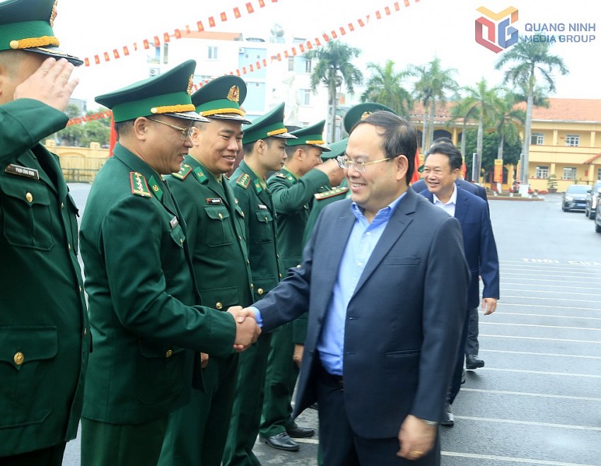 Bí thư Tỉnh ủy, Trưởng Đoàn ĐBQH tỉnh, chúc mừng Ngày Truyền thống Bộ đội Biên phòng.Ảnh:QMG