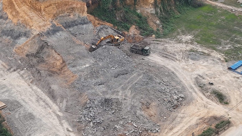 Lào Cai: Cần chấn chỉnh hoạt động san gạt, hạ cốt nền gây thất thoát tài nguyên