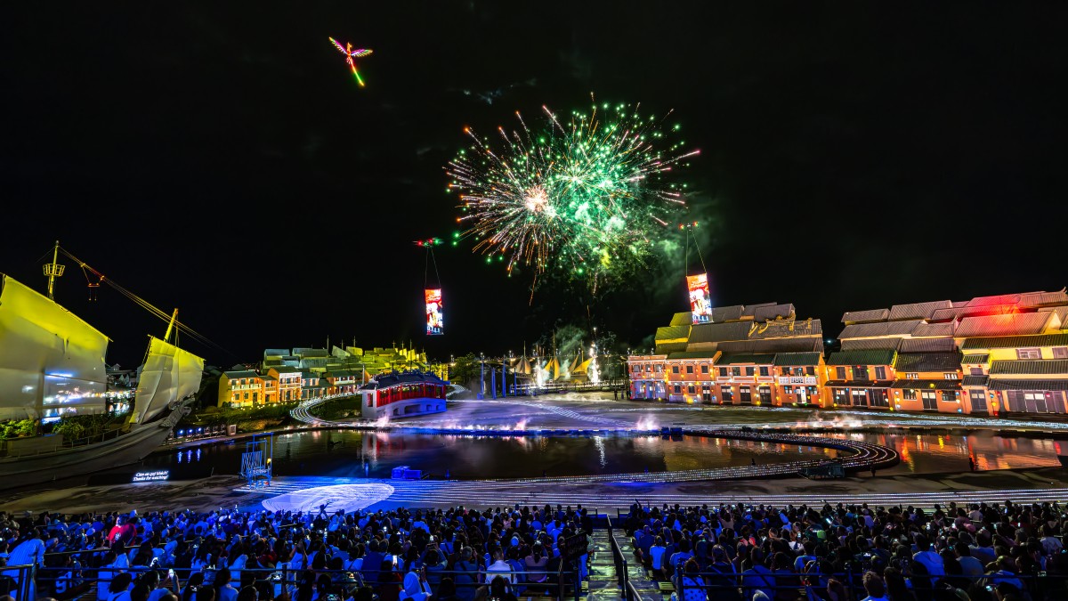 Bầu trời Hội An bừng sáng đêm khai mạc Lễ hội Ánh sáng & Di sản 2026