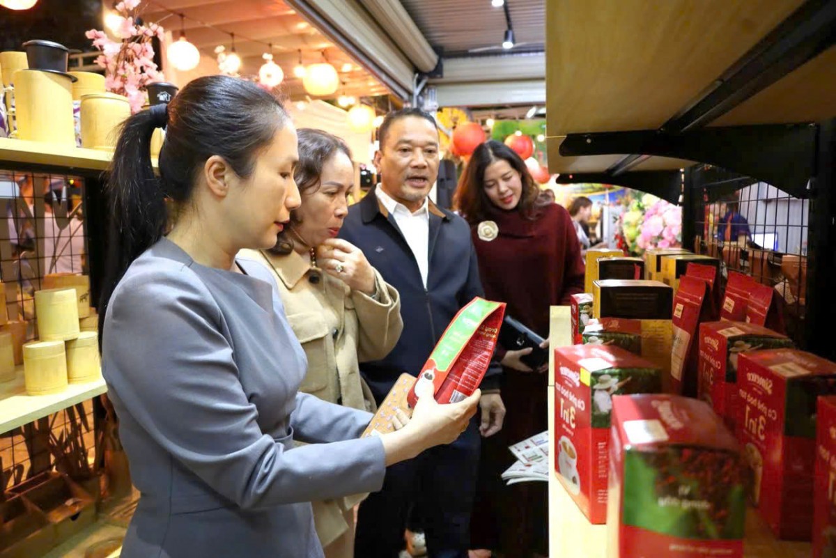 Hiệp hội Doanh nhân tỉnh Đắk Lắk ra mắt Trung tâm giới thiệu đặc sản OCOP